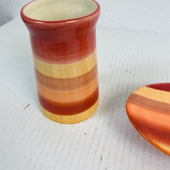 Wamsutta Horizons Hand Painted Bath Accessories Ceramic Soap Dish & Tumbler - Picture 5 of 11